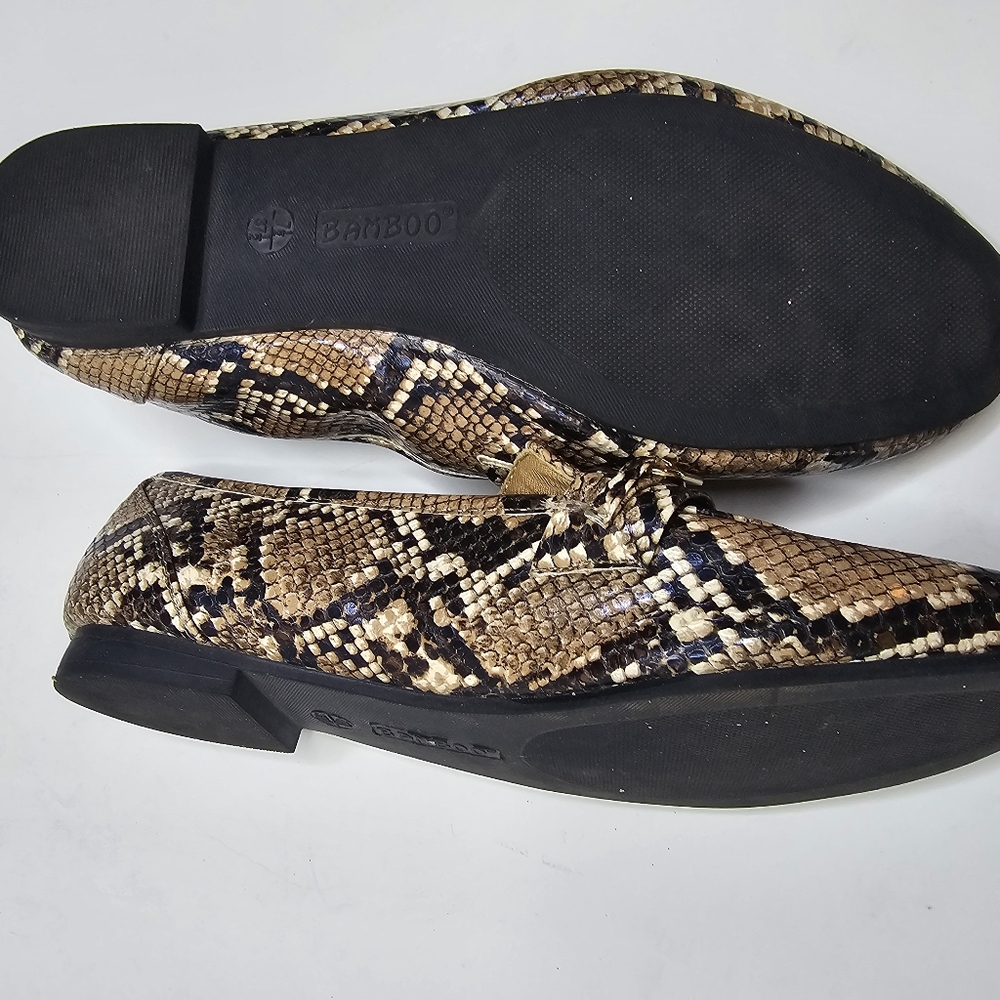 Bamboo Snake Print Women's Loafer Size: 7.5 With Fashion Gold Chain - Picture 7 of 7
